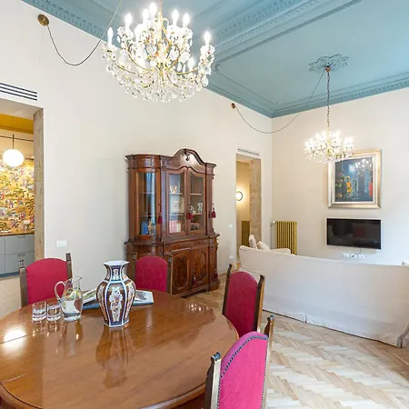 Amazing 3 Bedrooms Prati Vatican Apartment